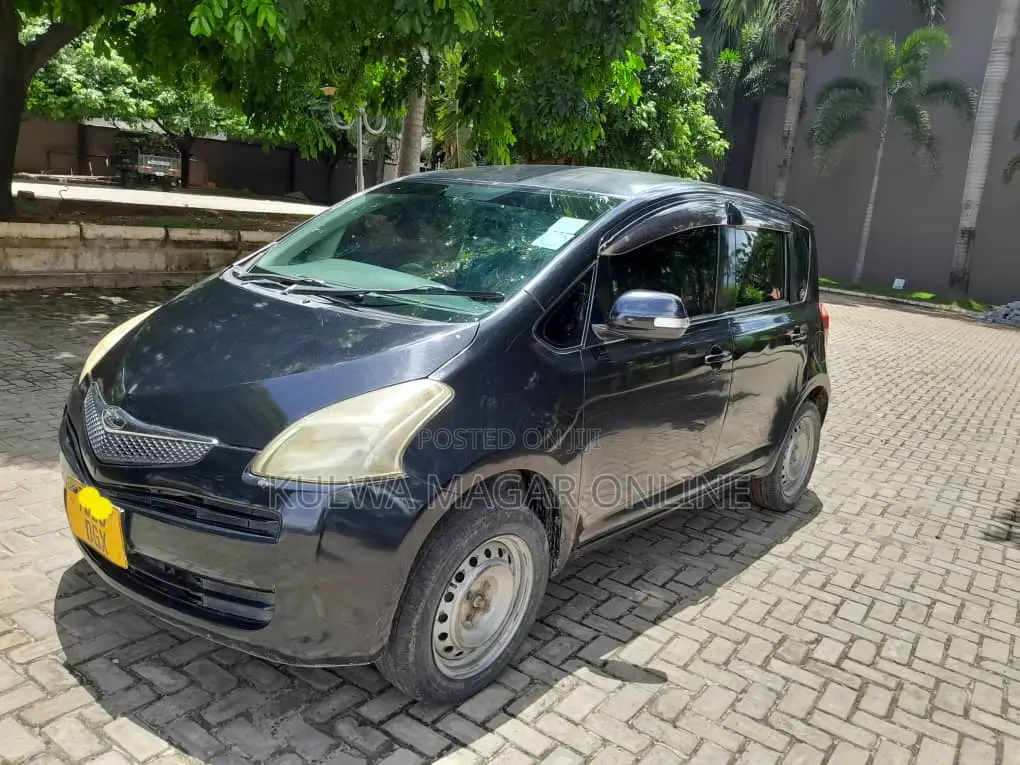 Toyota Ractis 2006 Black