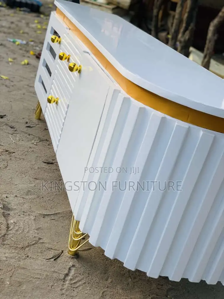 TV Showcase Za Kisasa Zenye Muonekano Wa Kupendezesha Nyumba in Ilala