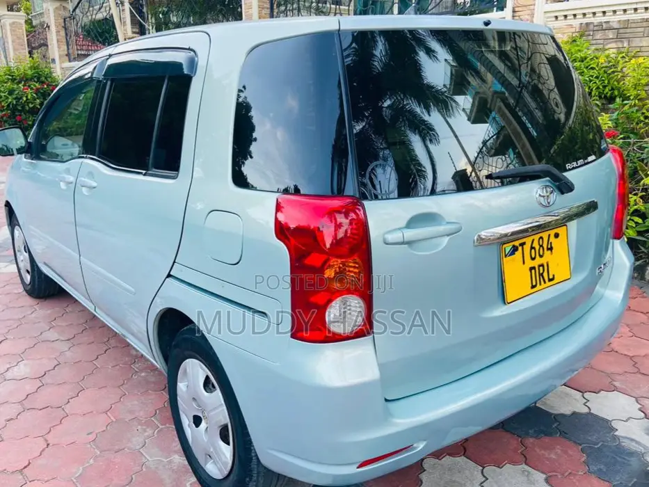 Toyota Raum 2005 Blue