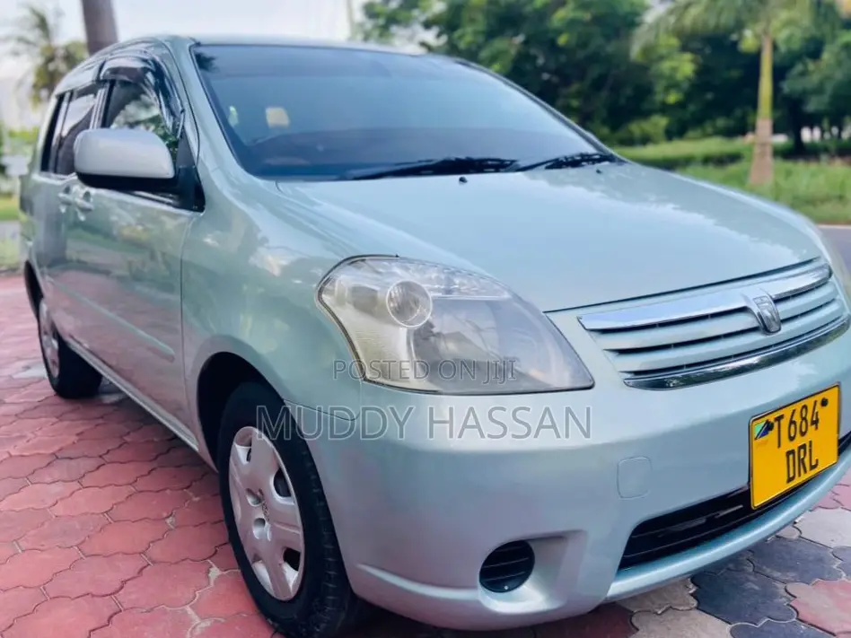 Toyota Raum 2005 Blue