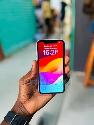 Apple iPhone XR 64 GB White