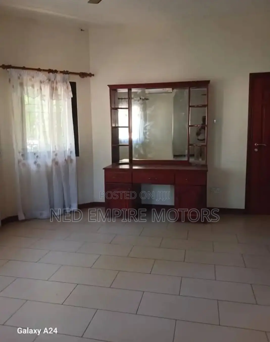 5bdrm House in Upanga East for sale