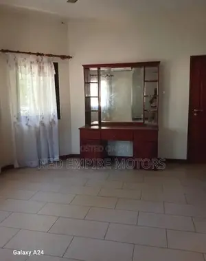 5bdrm House in Upanga East for sale