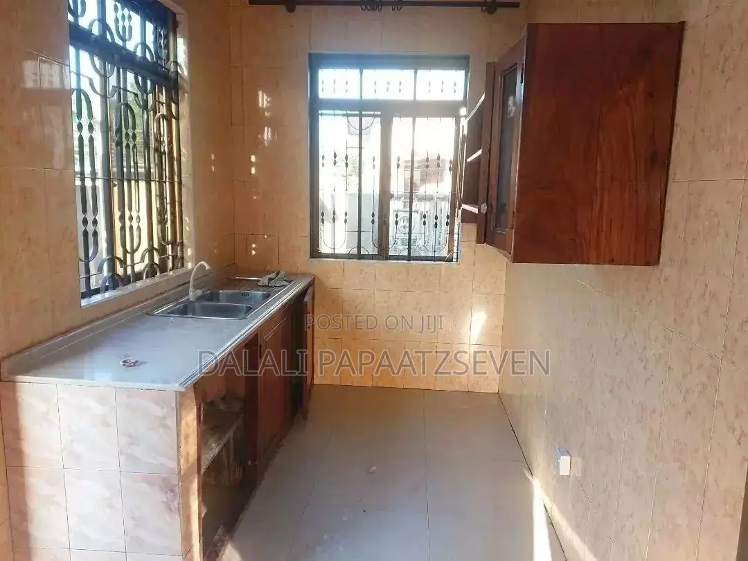 3bdrm House in Dalalipapaatzseven, Bunju for rent