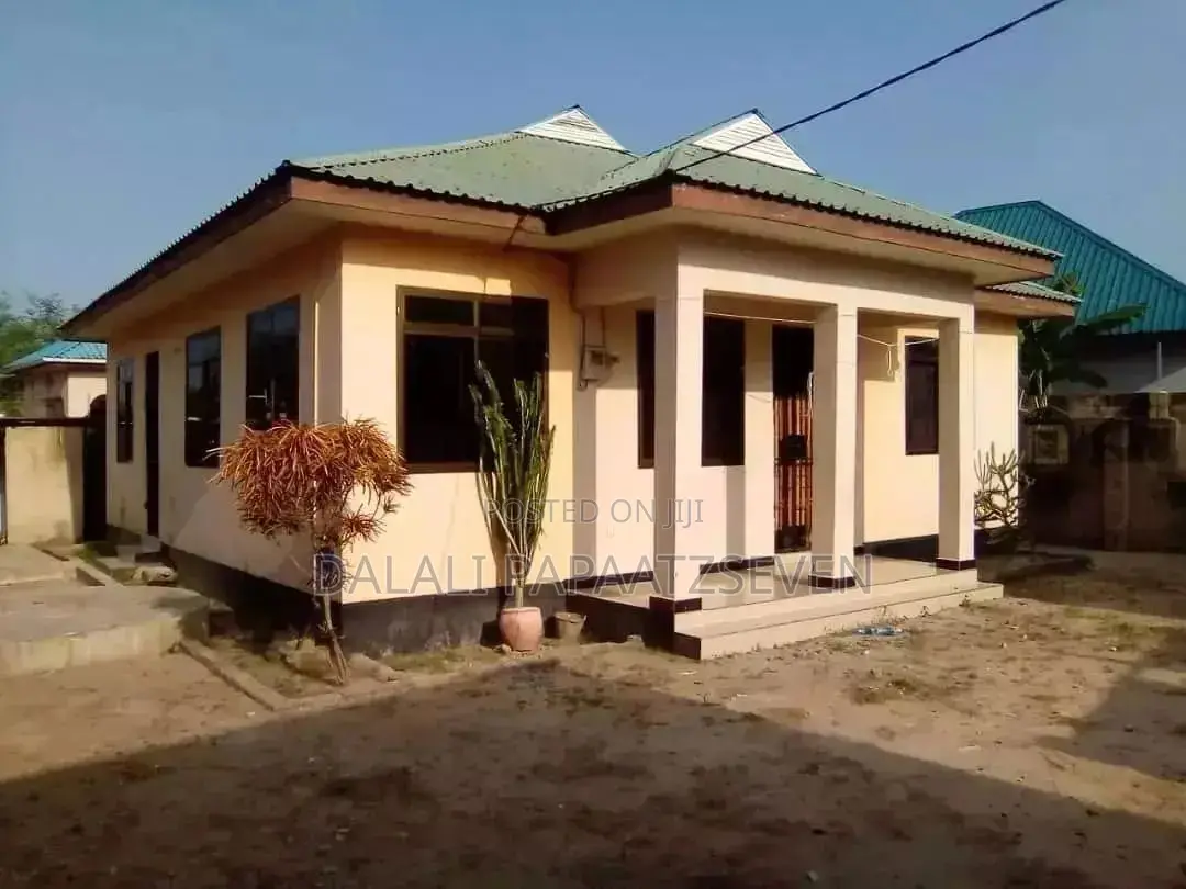 3bdrm House in Dalalipapaatzseven, Bunju for rent