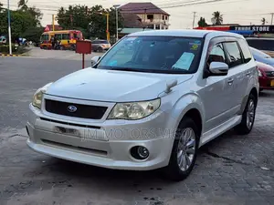 Subaru Forester 2011 Pearl