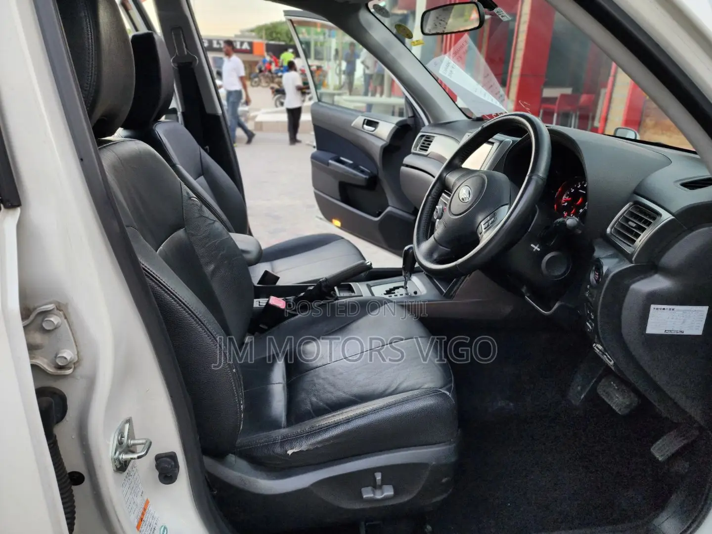 Subaru Forester 2011 Pearl