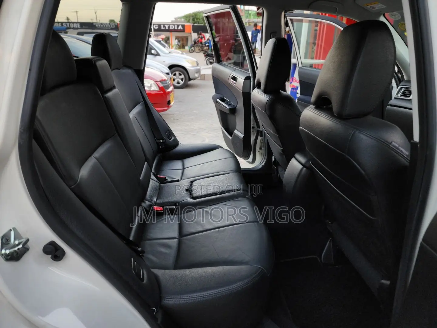 Subaru Forester 2011 Pearl