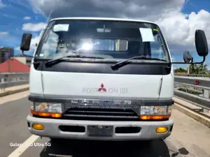 Mitsubishi Canter Tani 4.