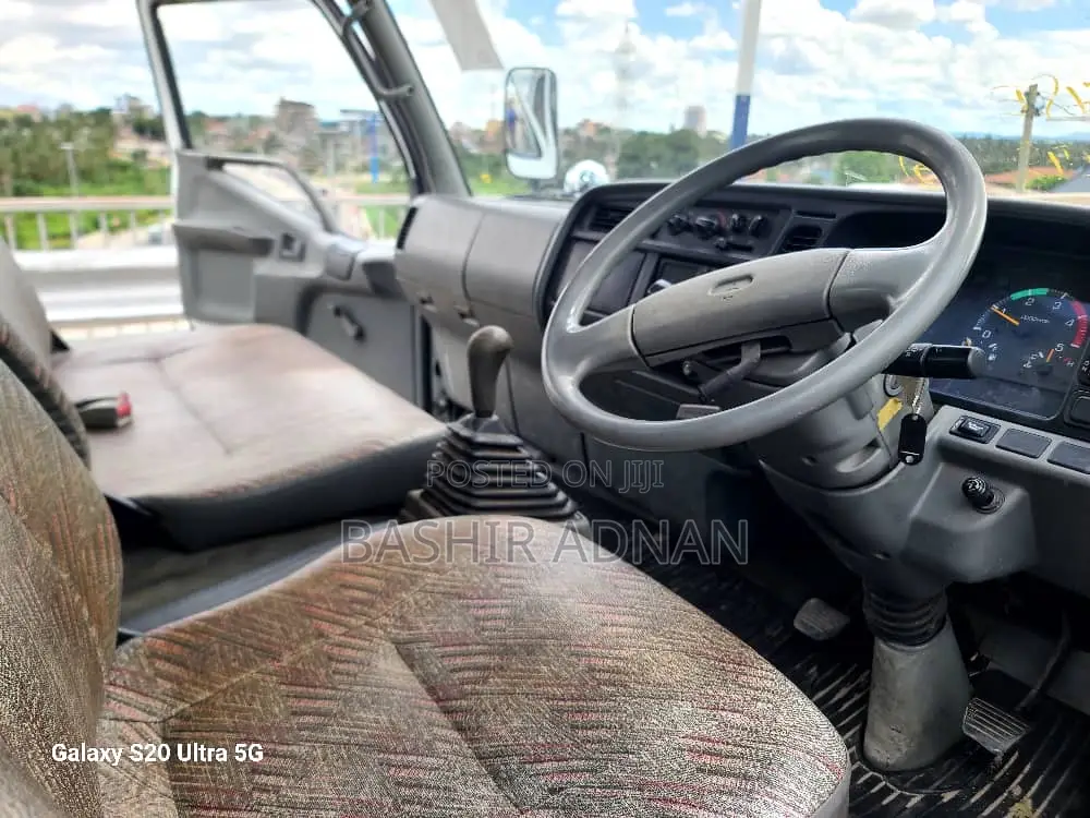Mitsubishi Canter Tani 4.