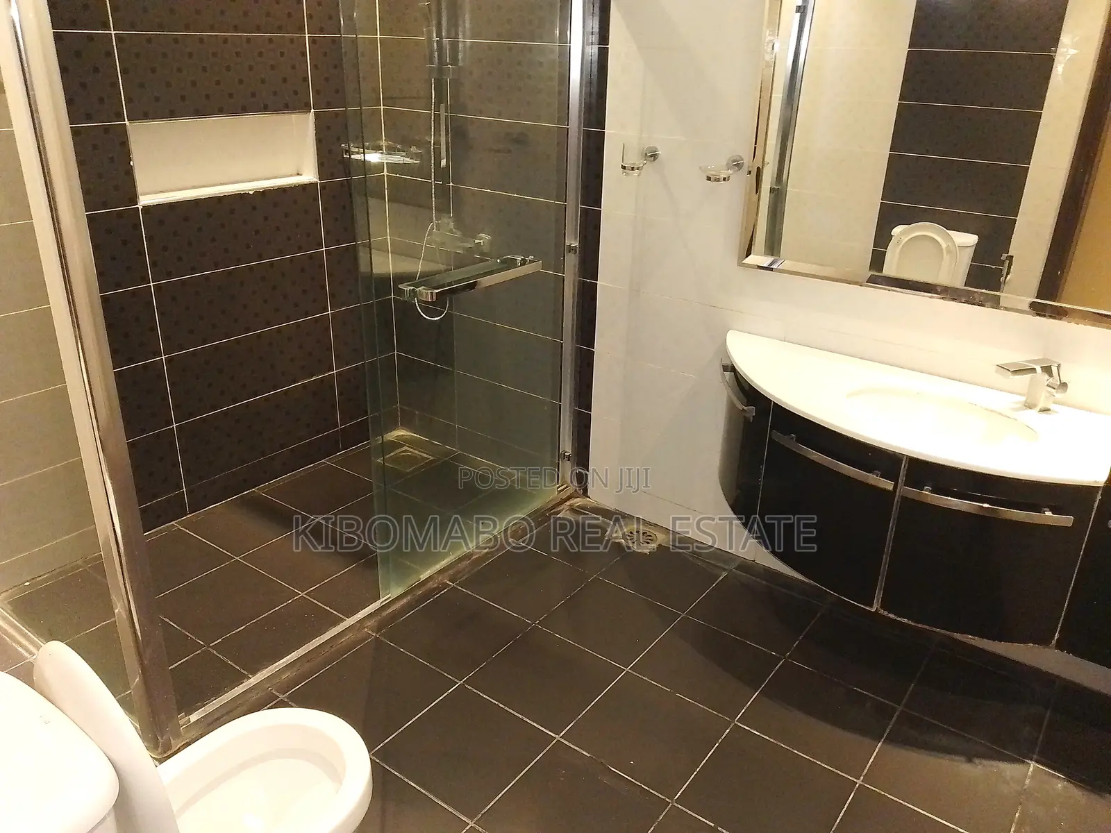 Furnished 3bdrm Apartment in Oyster Bay for sale