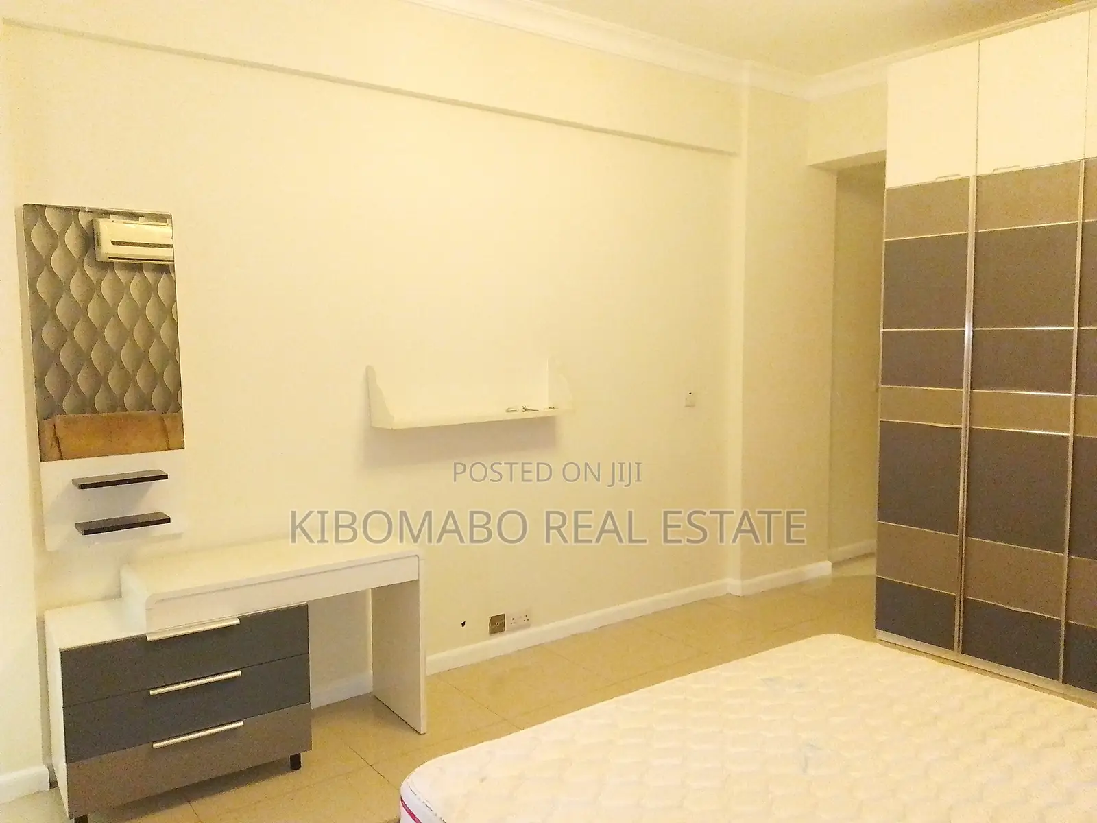 Furnished 3bdrm Apartment in Oyster Bay for sale