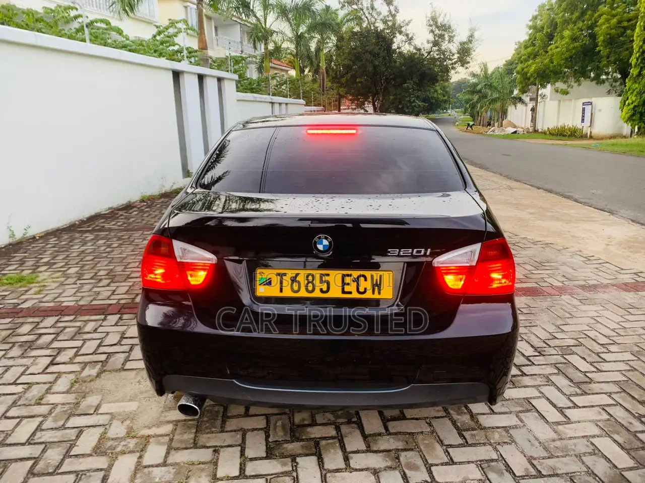 BMW 3 Series 320i RWD 2006 Black