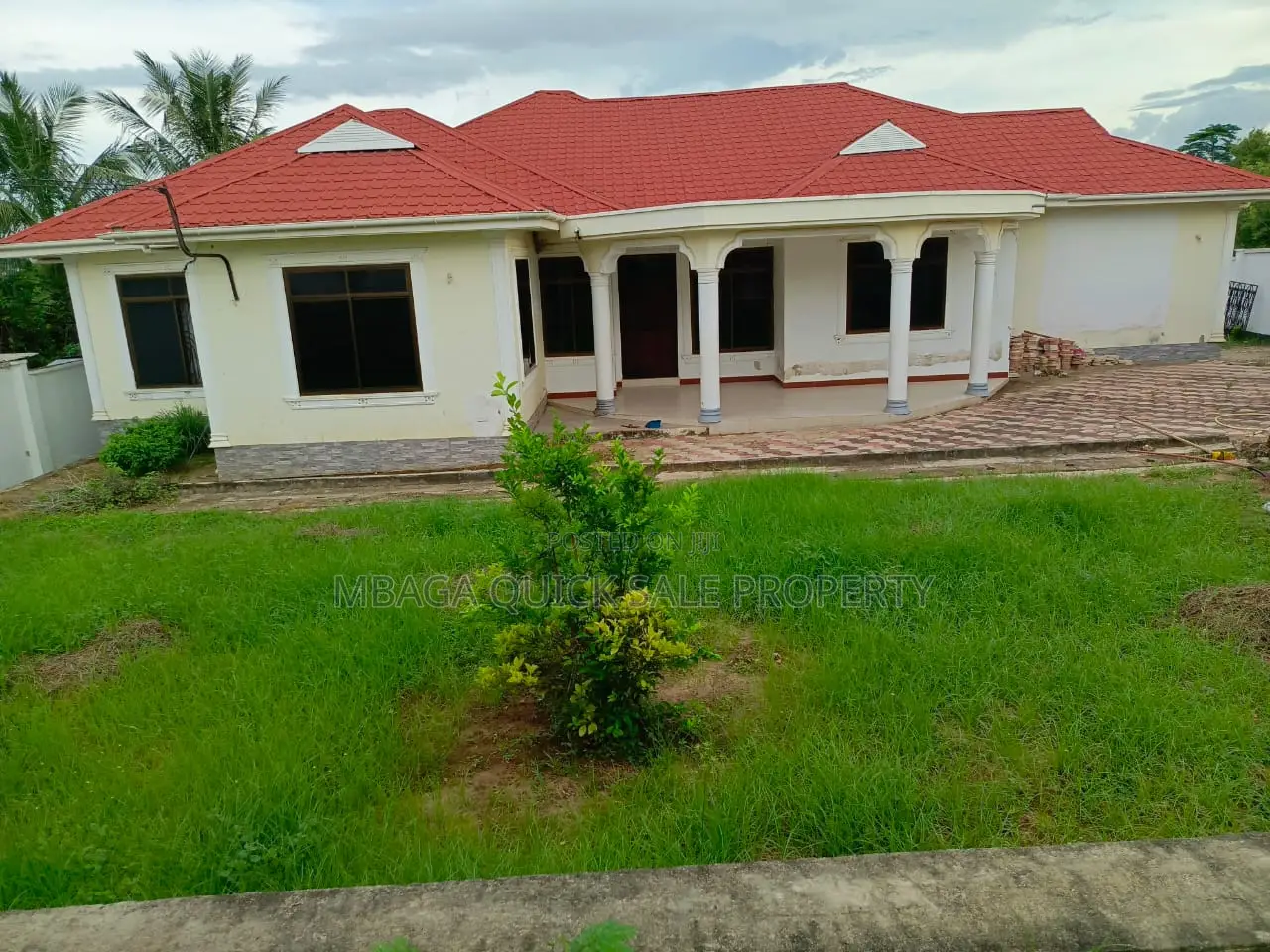 5bdrm House in Tegeta Contena, Bunju for sale