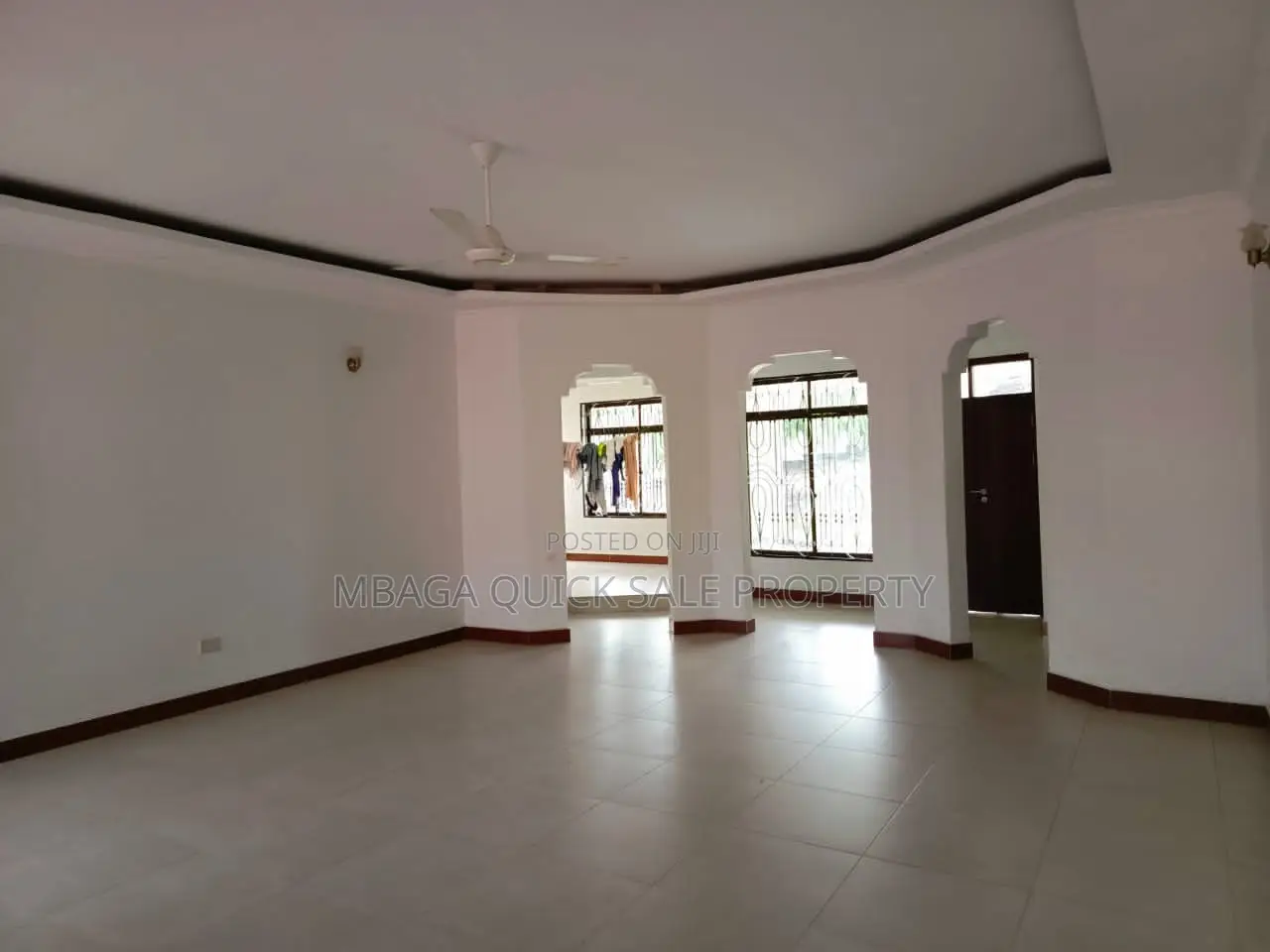5bdrm House in Tegeta Contena, Bunju for sale