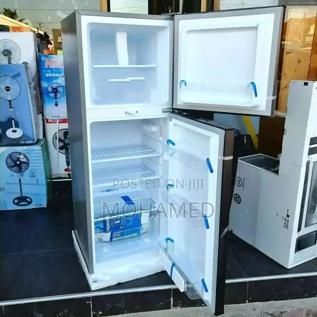 Boss Fridge/Friji 145L