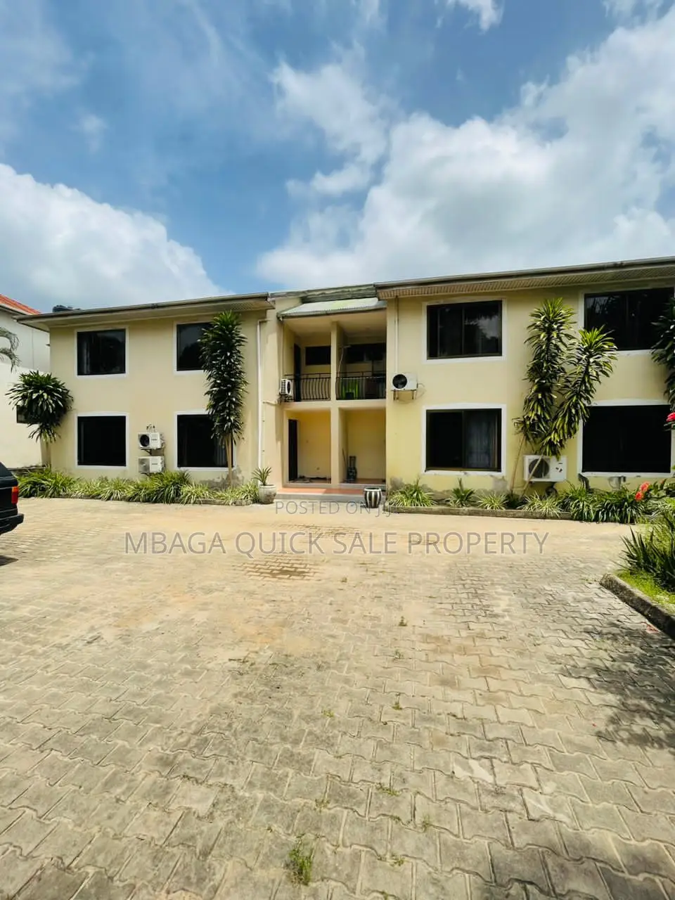 7bdrm Apartment in Mwenge, Sinza for sale