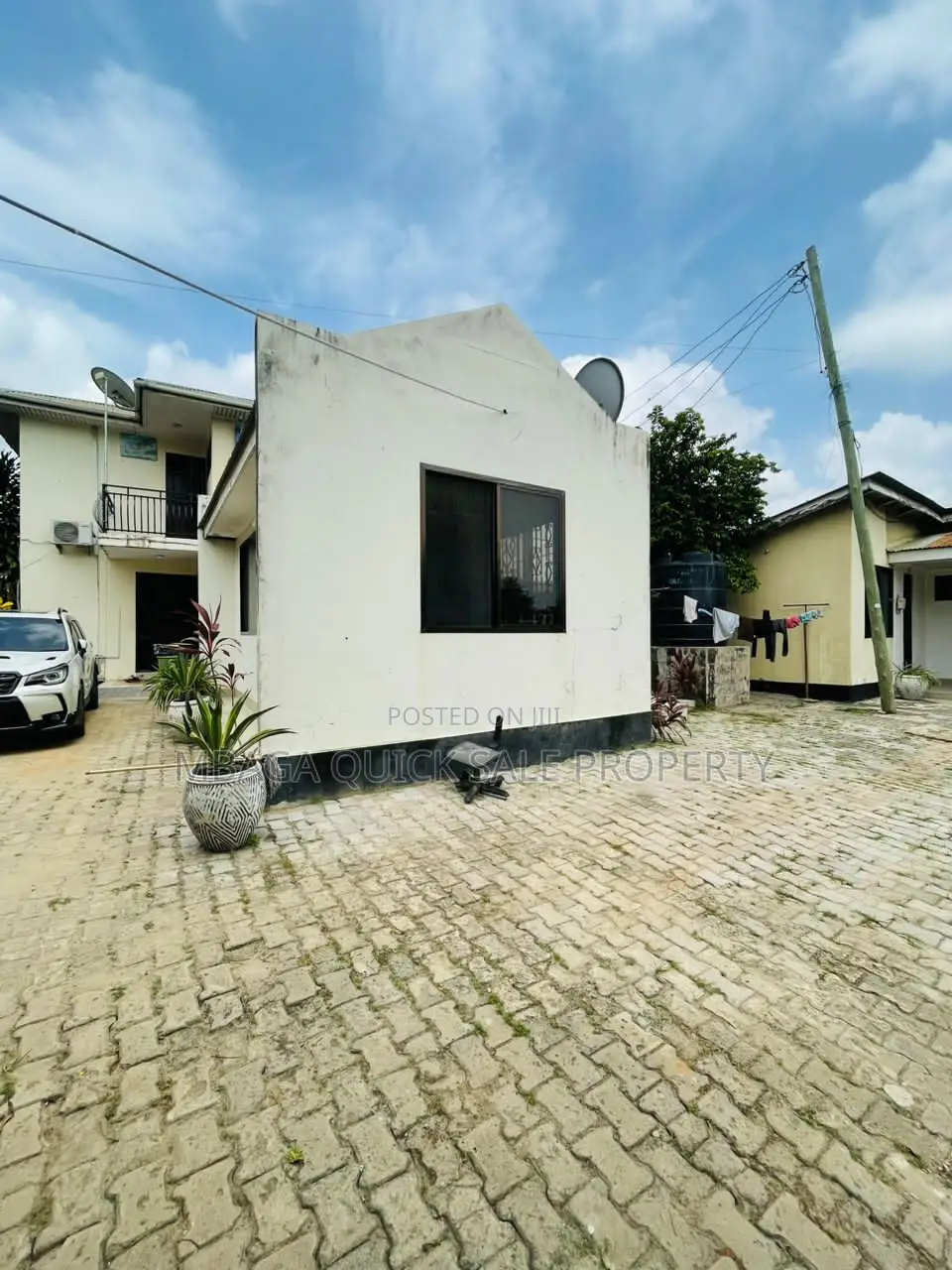 7bdrm Apartment in Mwenge, Sinza for sale