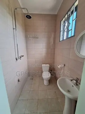 5bdrm House in Tegeta Kontena, Kinondoni for sale