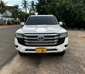 Toyota Land Cruiser 2022 White