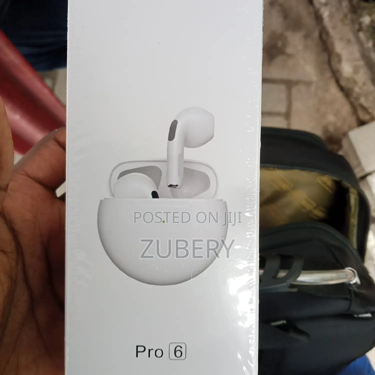 Round Pro 6s Earpods