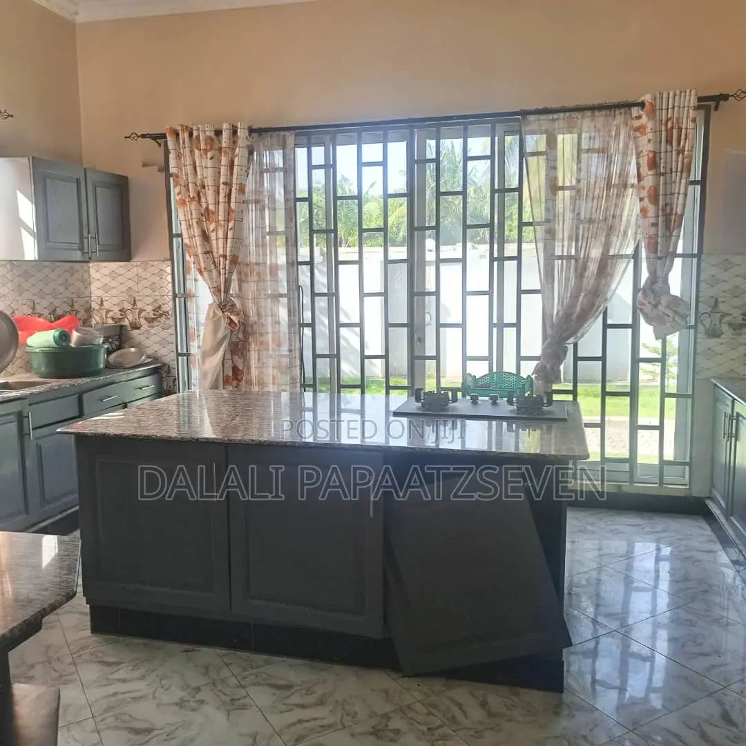4bdrm House in Dalalipapaatzseven, Kigamboni for sale