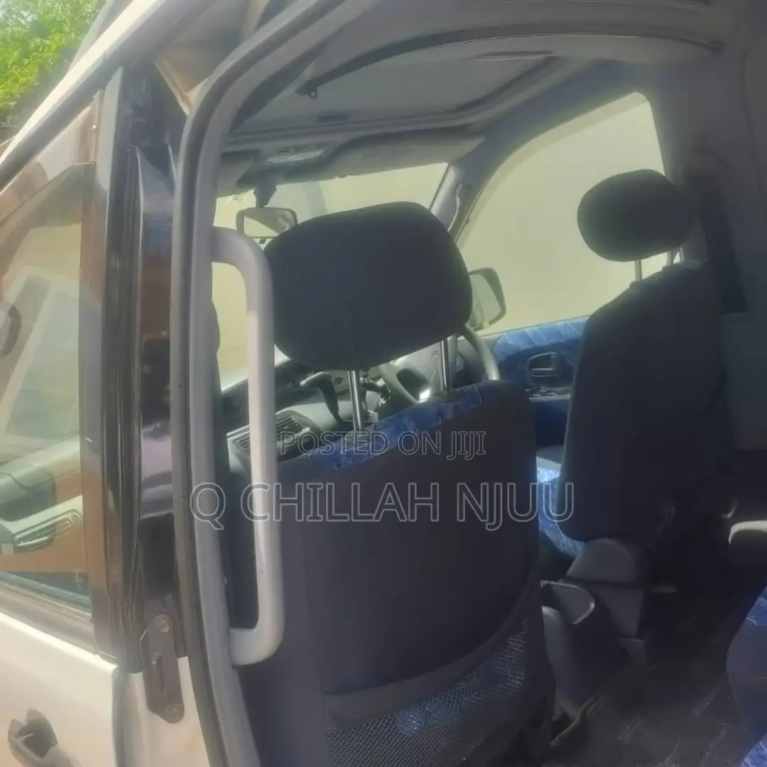 Toyota Noah 2001 White