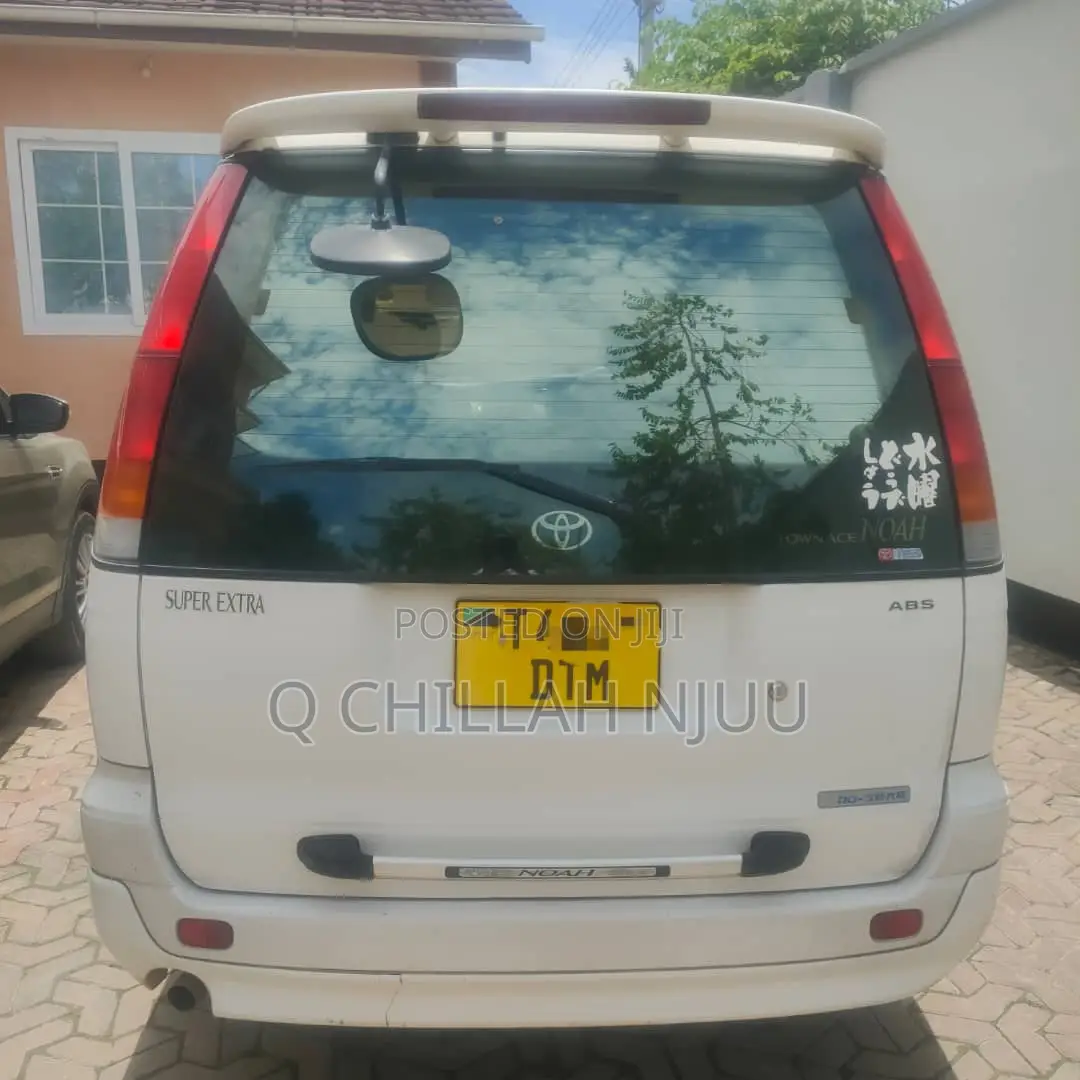 Toyota Noah 2001 White