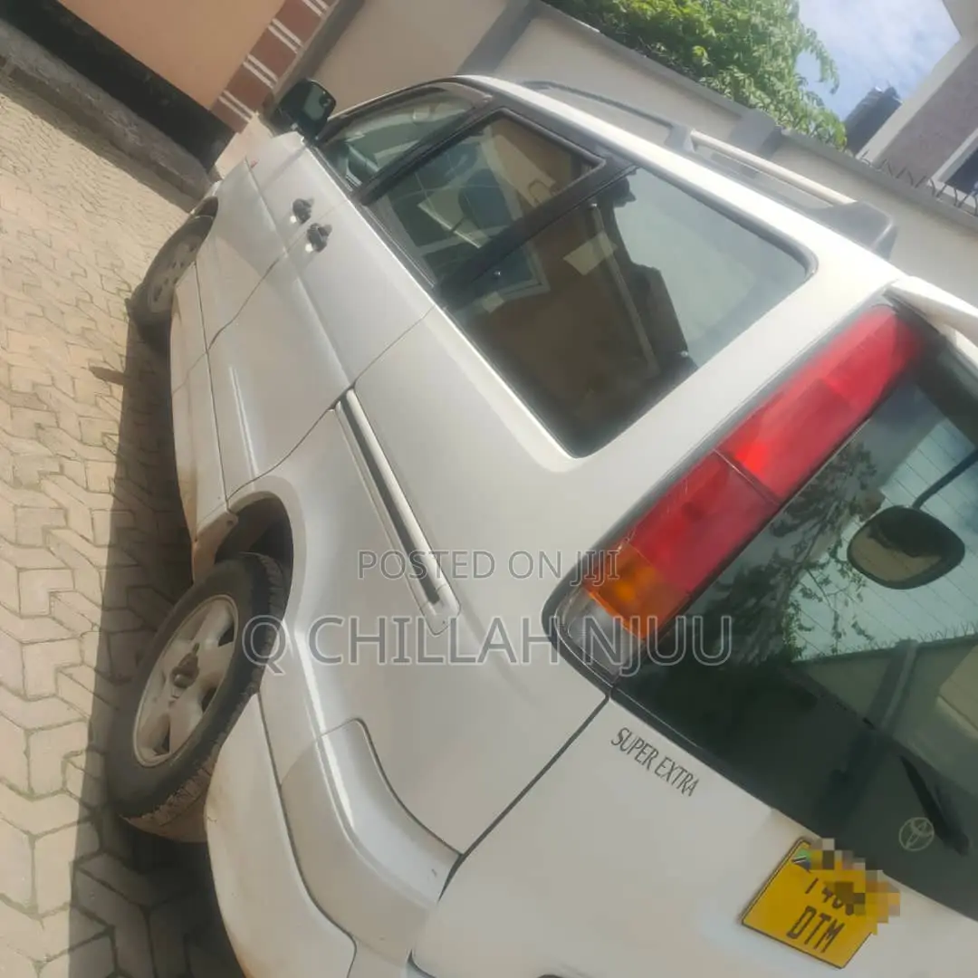 Toyota Noah 2001 White