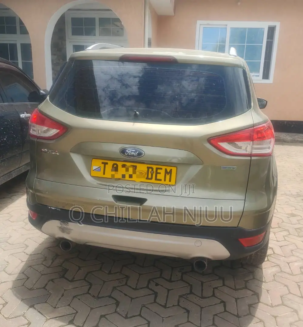 Ford Kuga 2015 Gray
