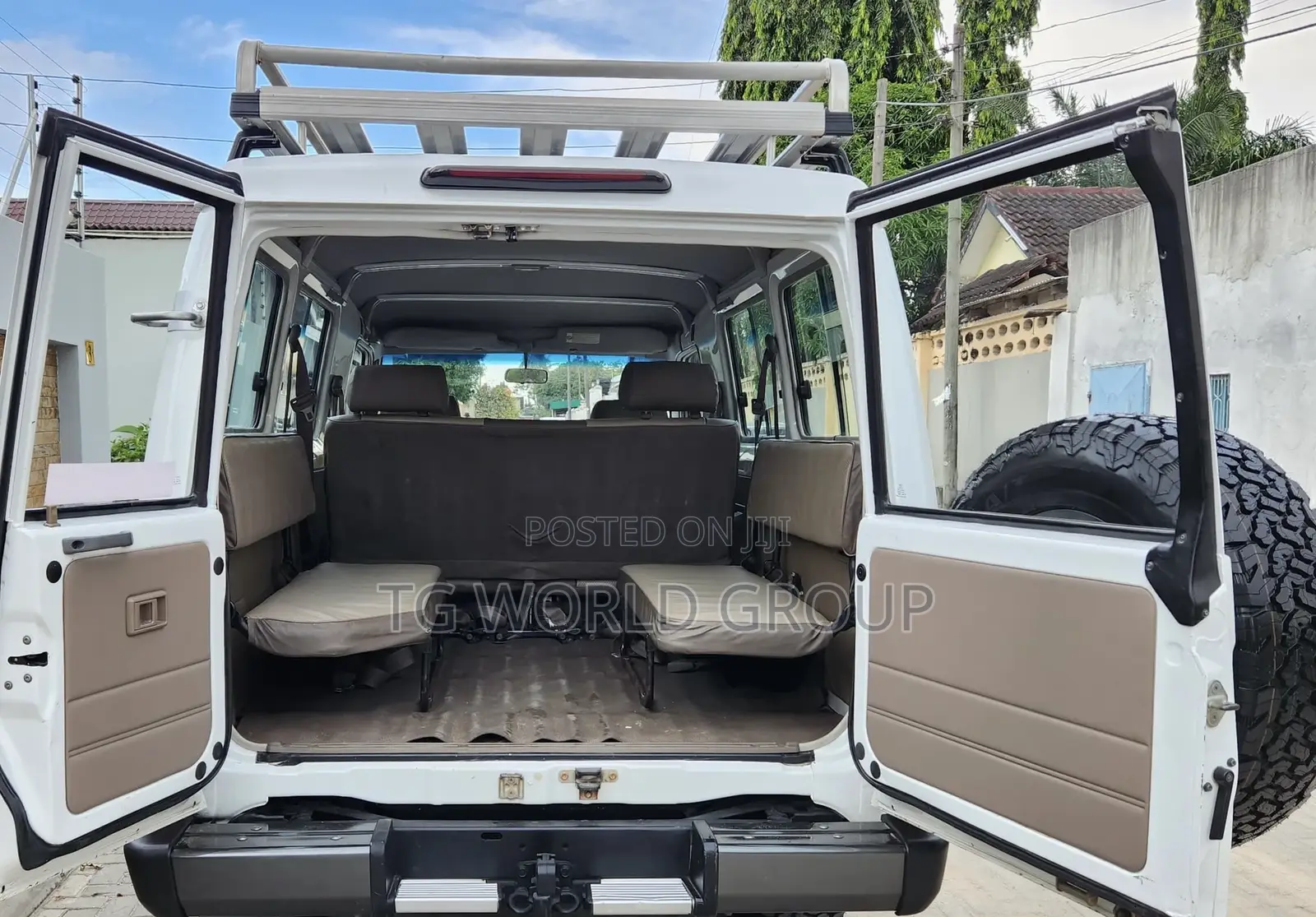 Toyota Land Cruiser 2016 White