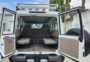 Toyota Land Cruiser 2016 White