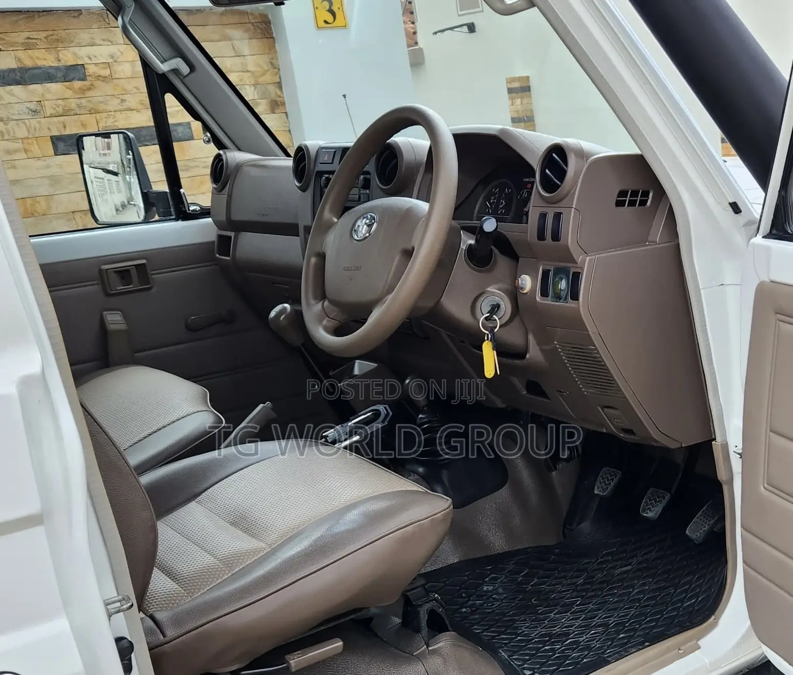 Toyota Land Cruiser 2016 White