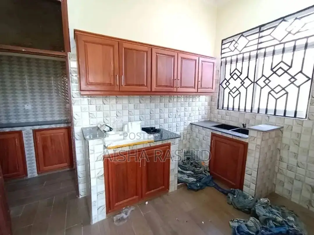 3bdrm Apartment in Kimara for rent