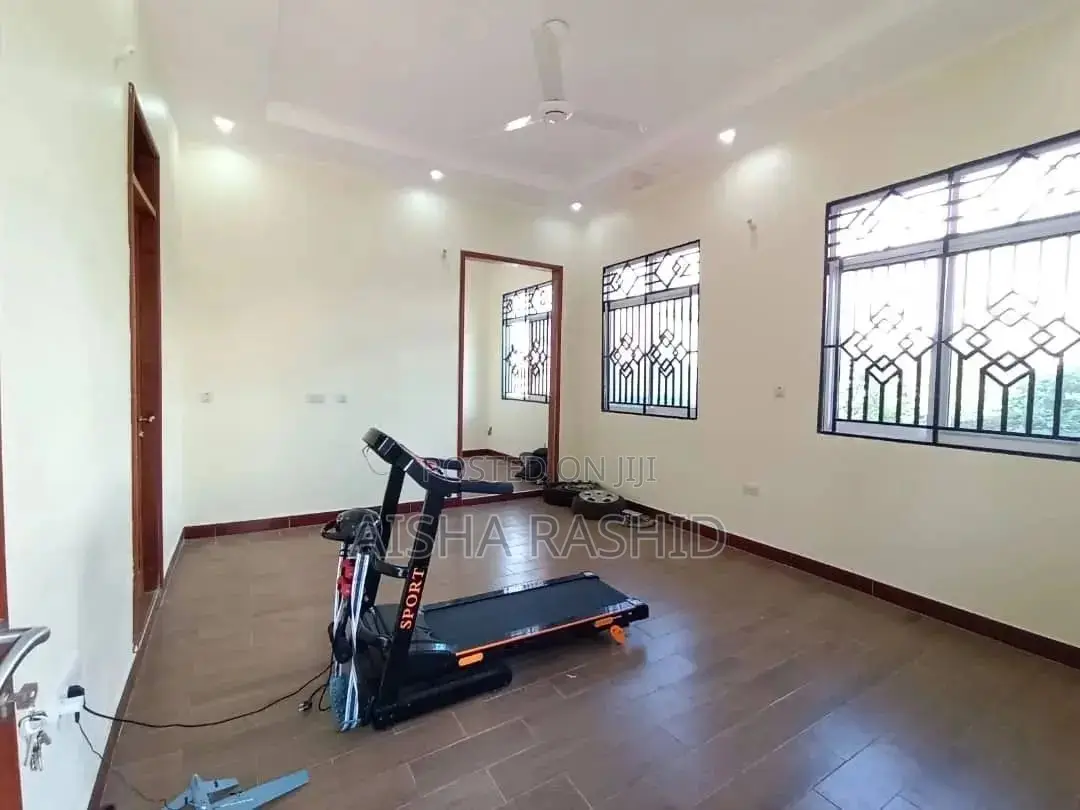 3bdrm Apartment in Kimara for rent