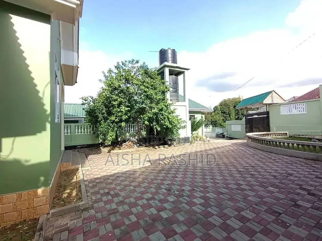 3bdrm Apartment in Kimara for rent