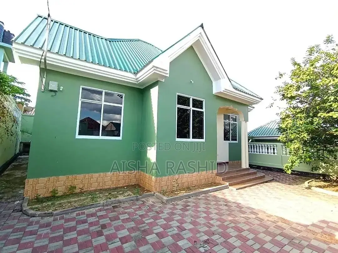 3bdrm Apartment in Kimara for rent