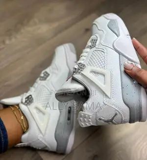 Womens Jordan4 White Original