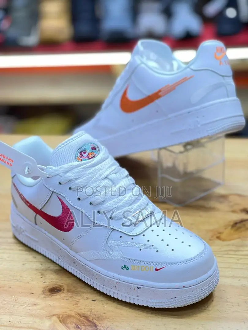 New Nike Air Force Original Full Box