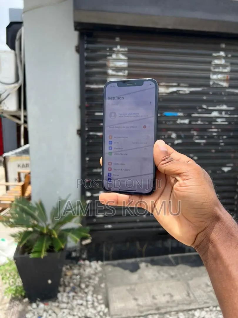 Apple iPhone 12 64 GB Black
