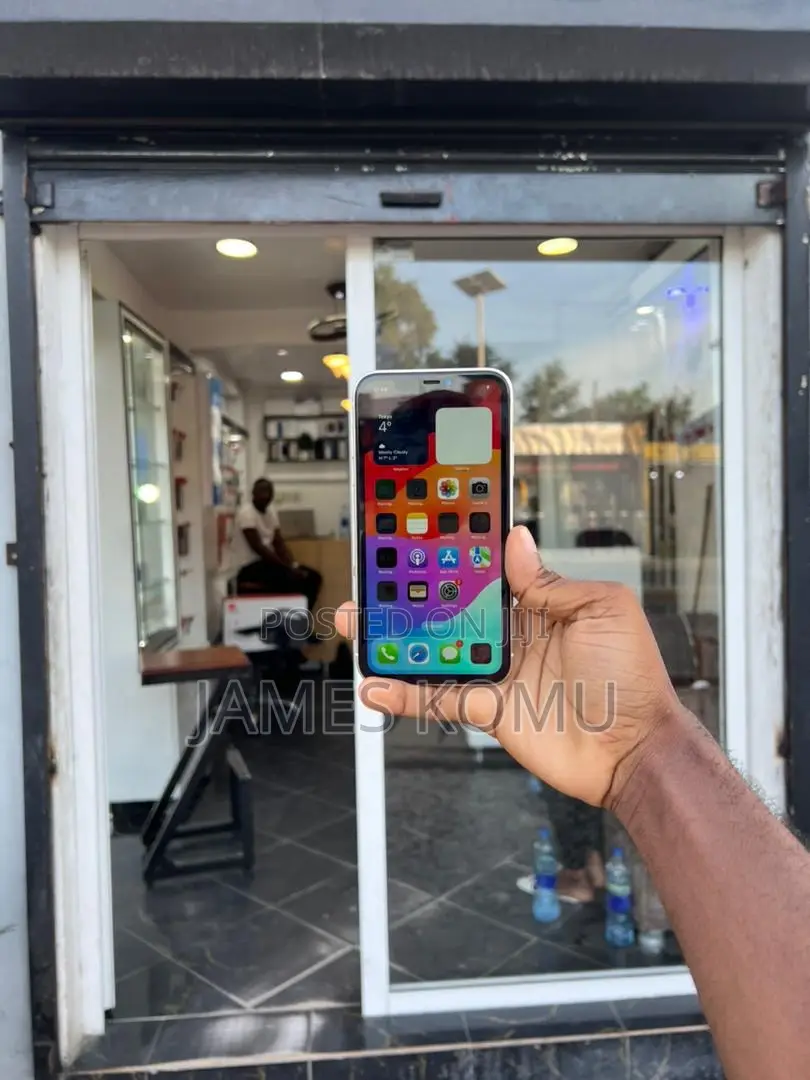 Apple iPhone 11 64 GB White