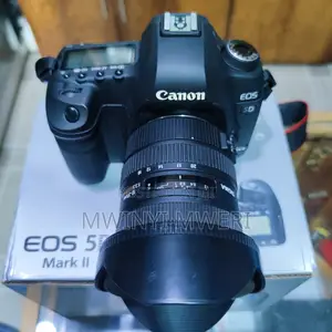 Canon EOS 5D Mark II DSLR Camera Sigma 10-20mm F3.5
