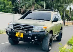 Toyota Land Cruiser 2010 Green