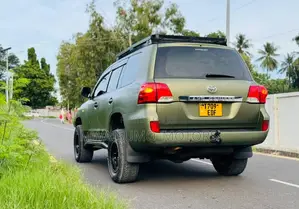 Toyota Land Cruiser 2010 Green