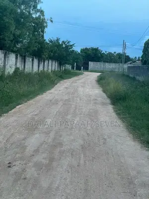 Eneo Lenye Ukubwa Wa SQMT 4900 Linauzwa Lipo Kunduchi Beach