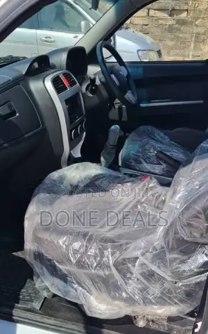 Tata Xenon 2017 White