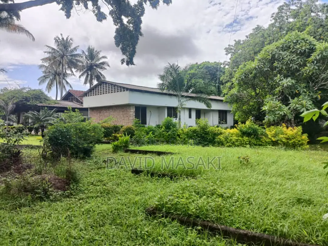 3650 Sq M Property In Oysterbay For Sale Private Ownership