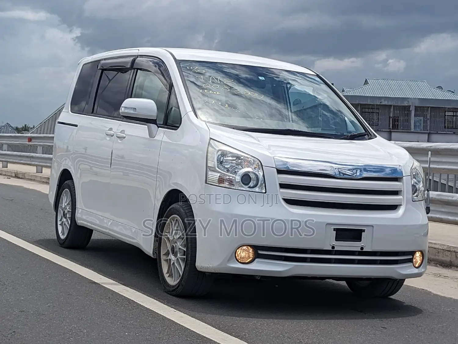 Toyota Noah 2008 White