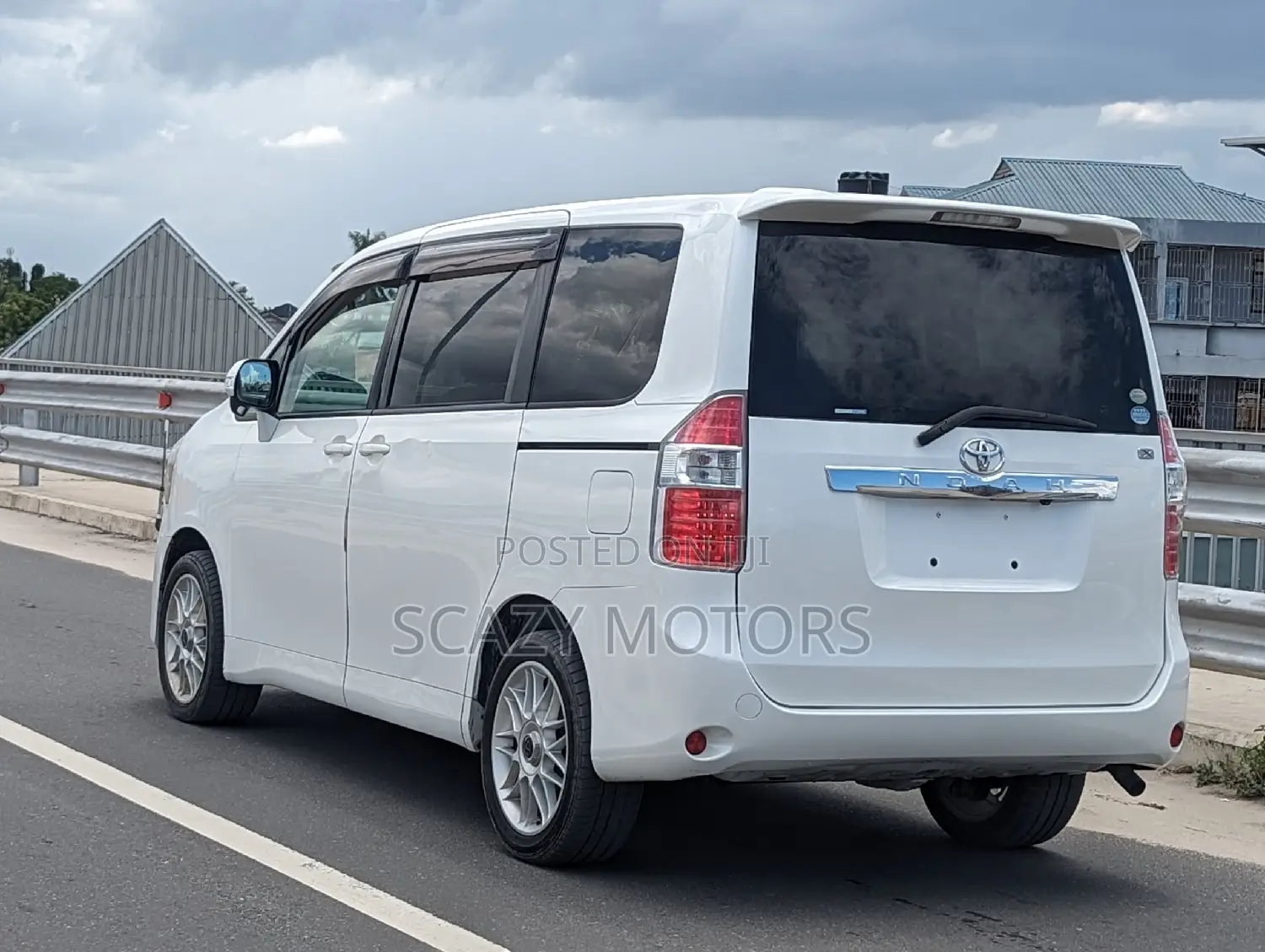 Toyota Noah 2008 White