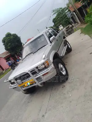 Toyota Hilux 1999 Silver